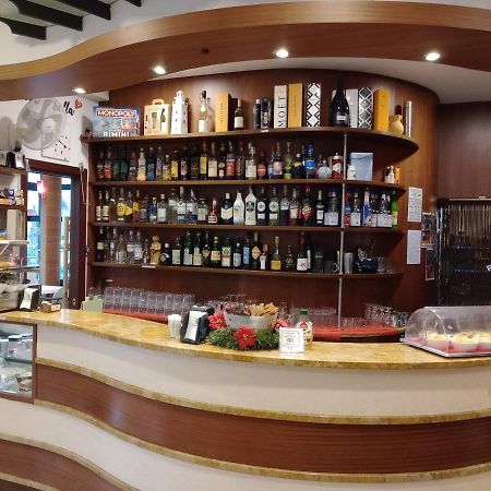 רימיני Hotel Dei Platani מראה חיצוני תמונה