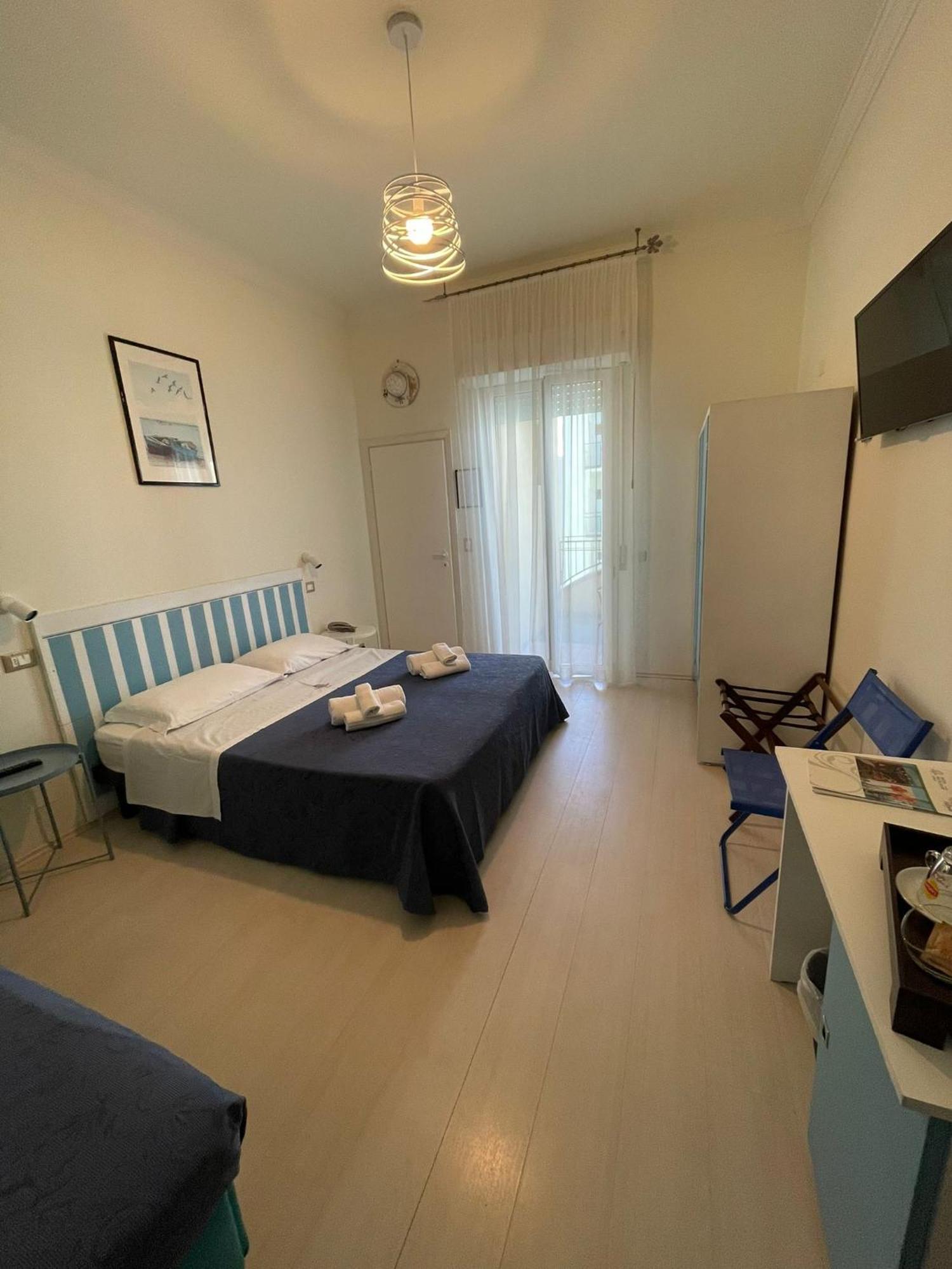 רימיני Hotel Dei Platani מראה חיצוני תמונה