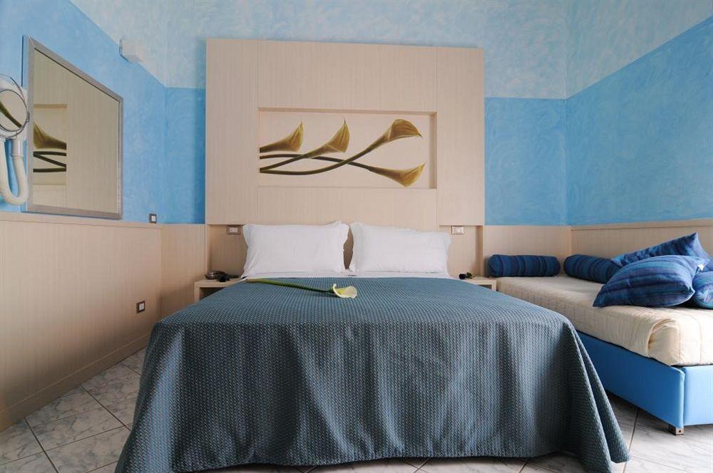 רימיני Hotel Dei Platani מראה חיצוני תמונה