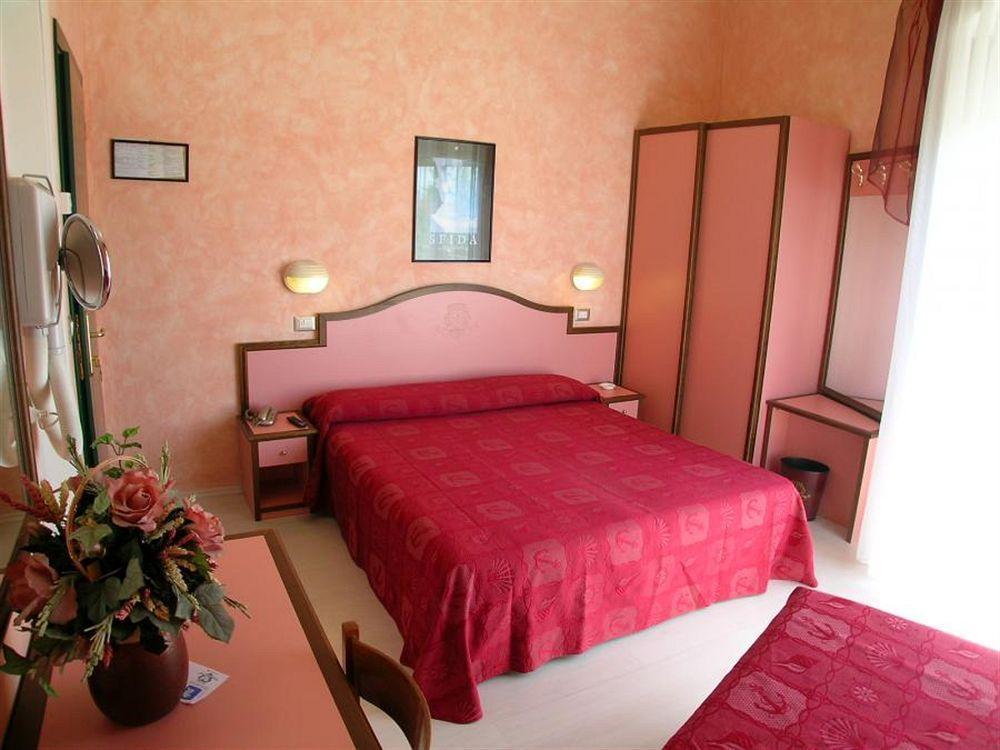 רימיני Hotel Dei Platani מראה חיצוני תמונה