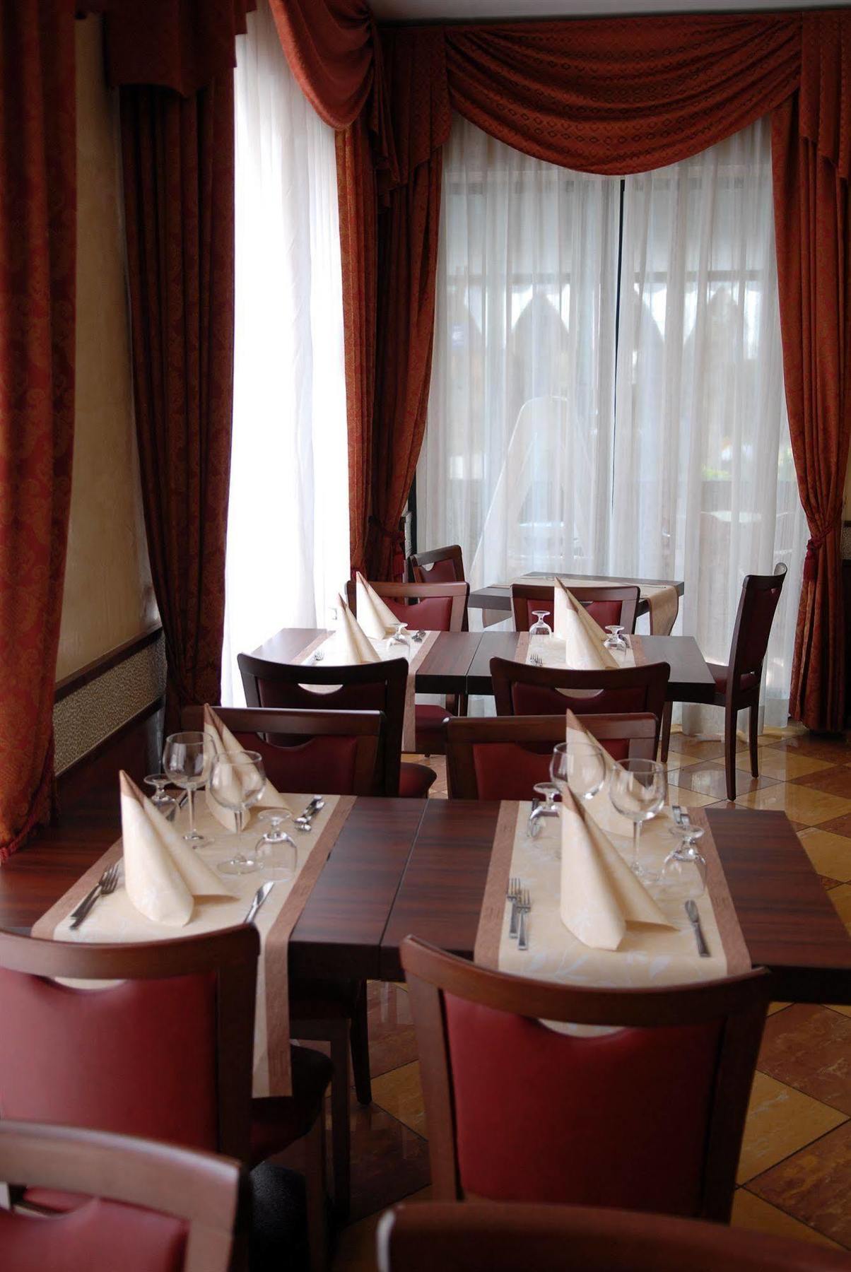רימיני Hotel Dei Platani מראה חיצוני תמונה