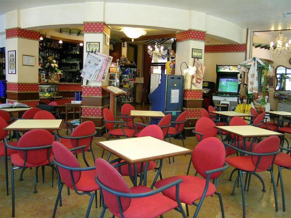 רימיני Hotel Dei Platani מראה חיצוני תמונה