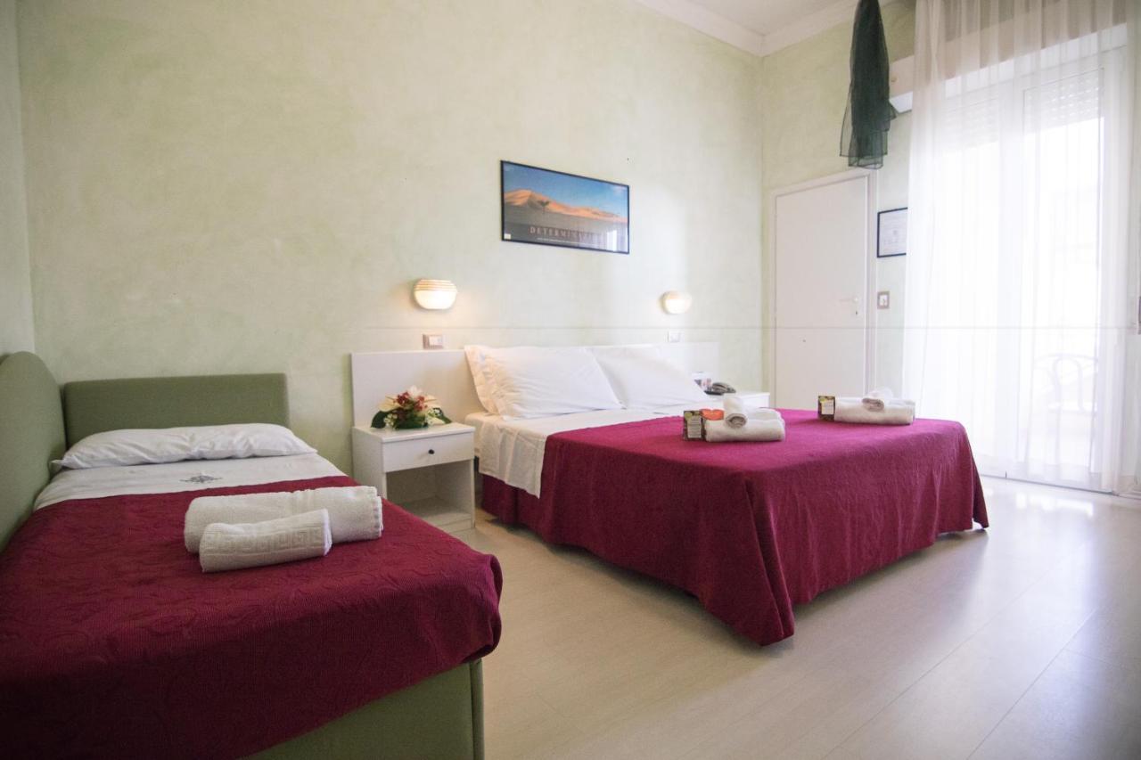 רימיני Hotel Dei Platani מראה חיצוני תמונה